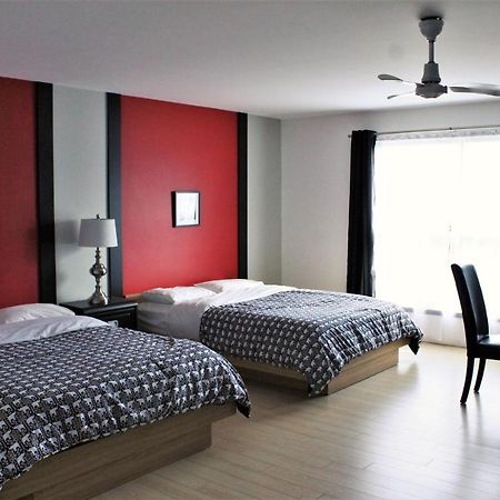 Motel Du Canton Valcourt Экстерьер фото