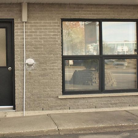 Motel Du Canton Valcourt Экстерьер фото